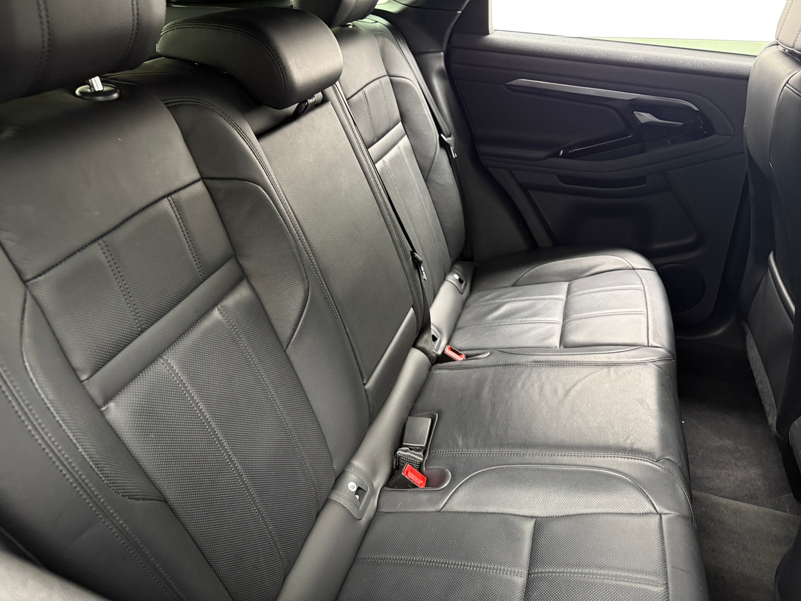 Thumbnail: 2020 Land Rover Range Rover Evoque - 5