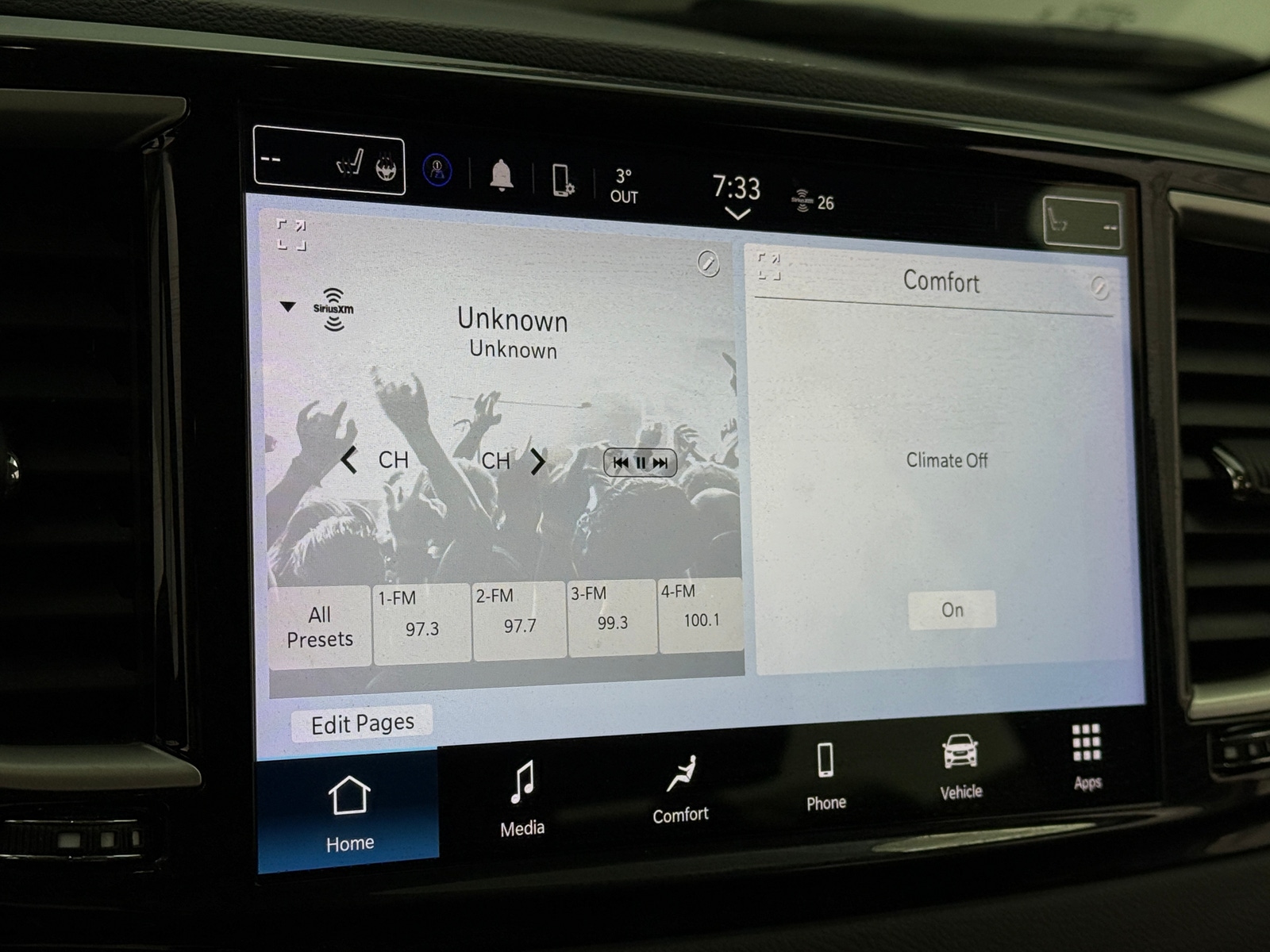 Thumbnail: 2024 Chrysler Pacifica - 3