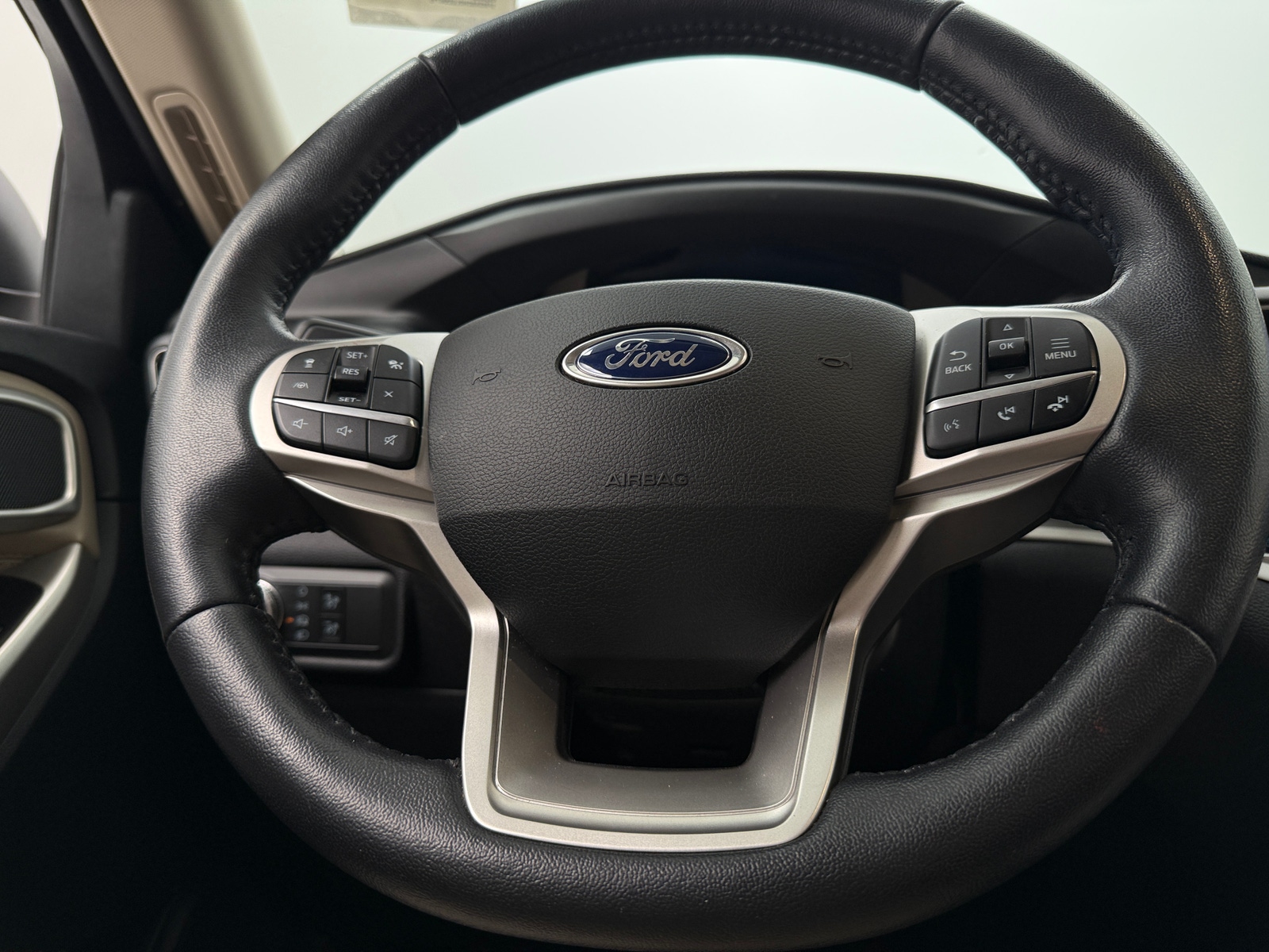 Thumbnail: 2020 Ford Explorer - 4