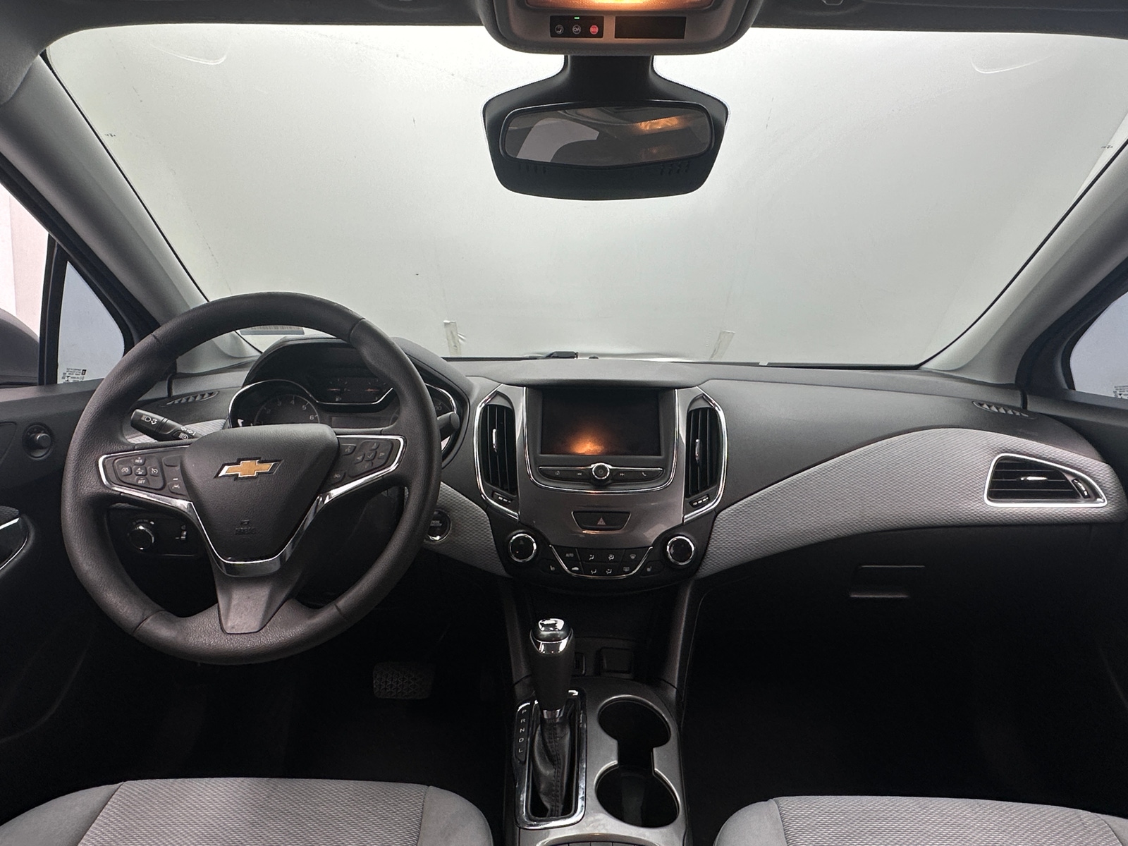 Thumbnail: 2019 Chevrolet Cruze - 3