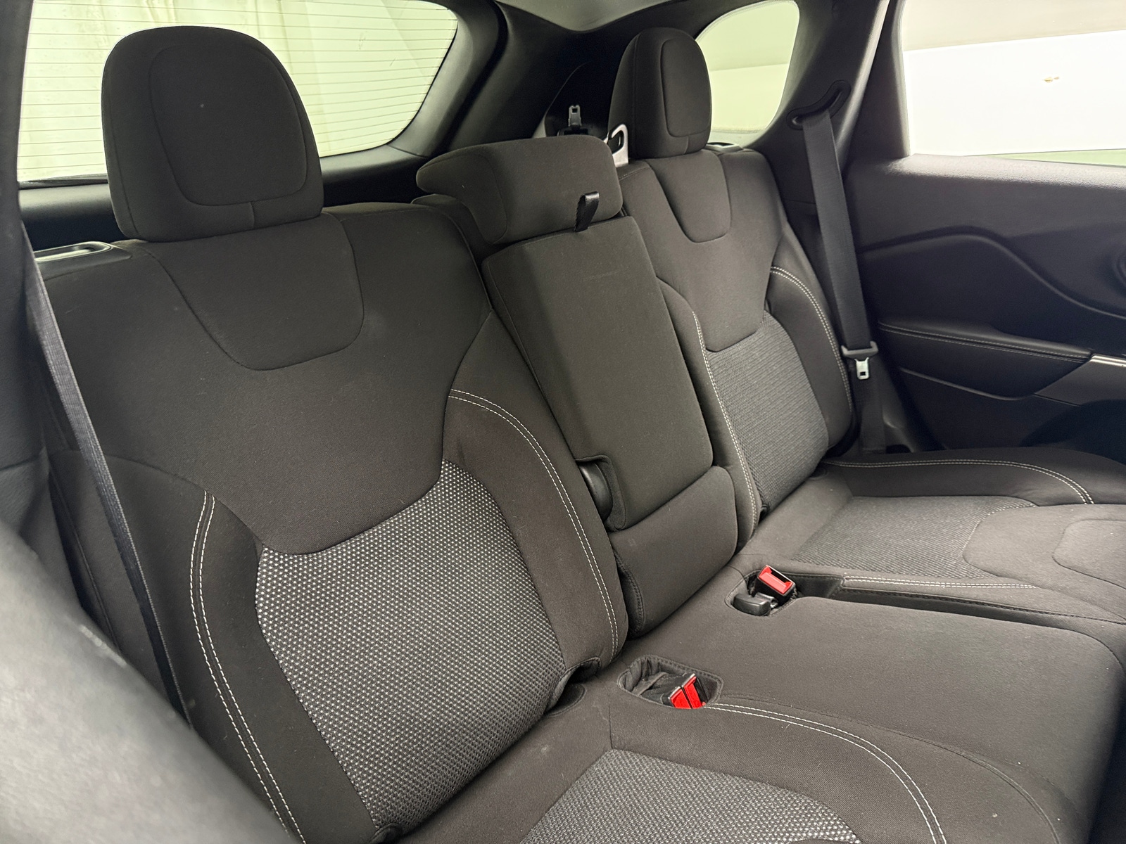 Thumbnail: 2021 Jeep Cherokee - 6