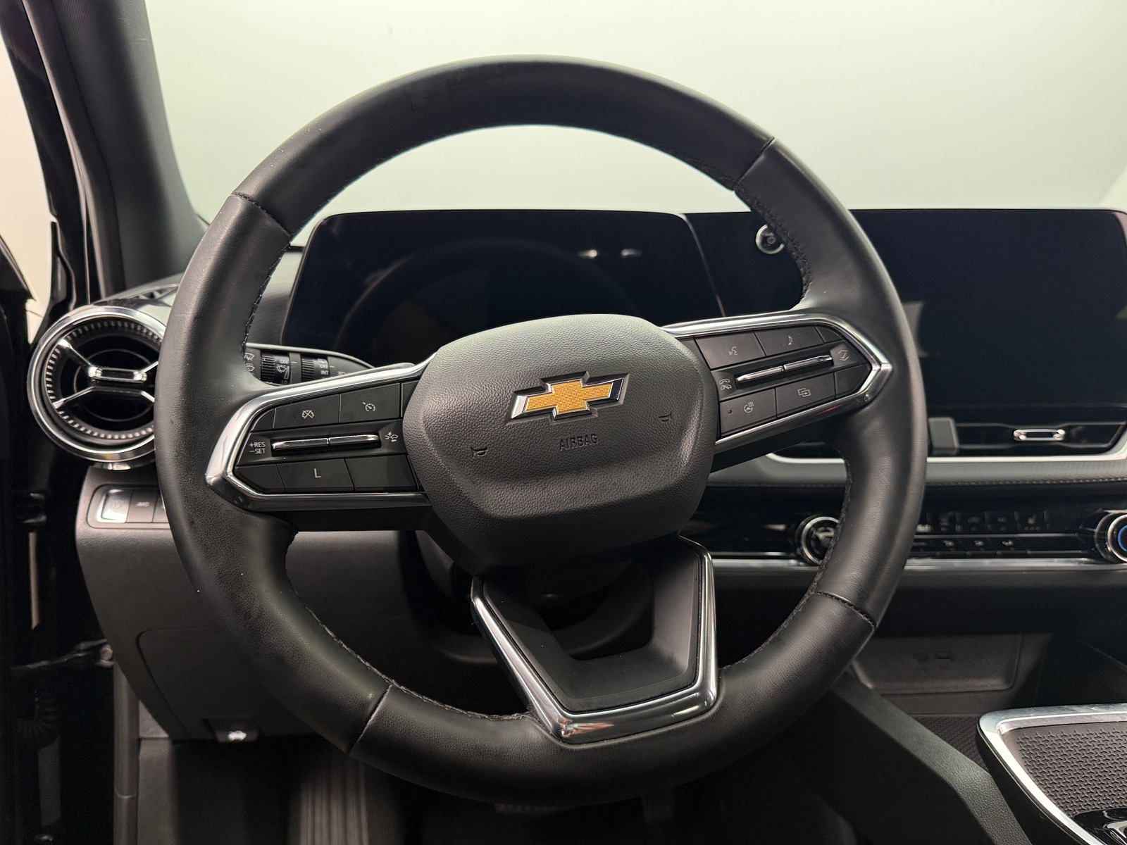 Thumbnail: 2025 Chevrolet Equinox - 5