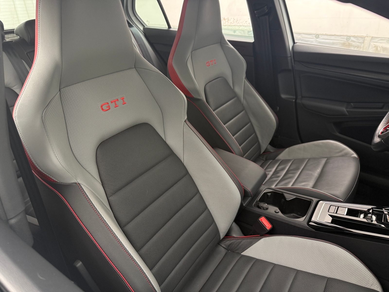 Thumbnail: 2024 Volkswagen Golf - 2