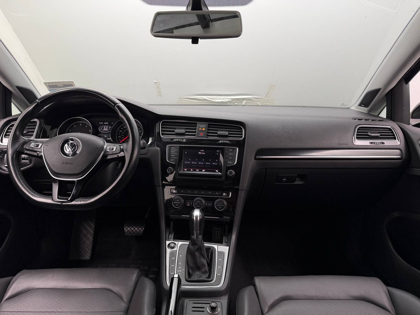 Thumbnail: 2015 Volkswagen Golf - 2