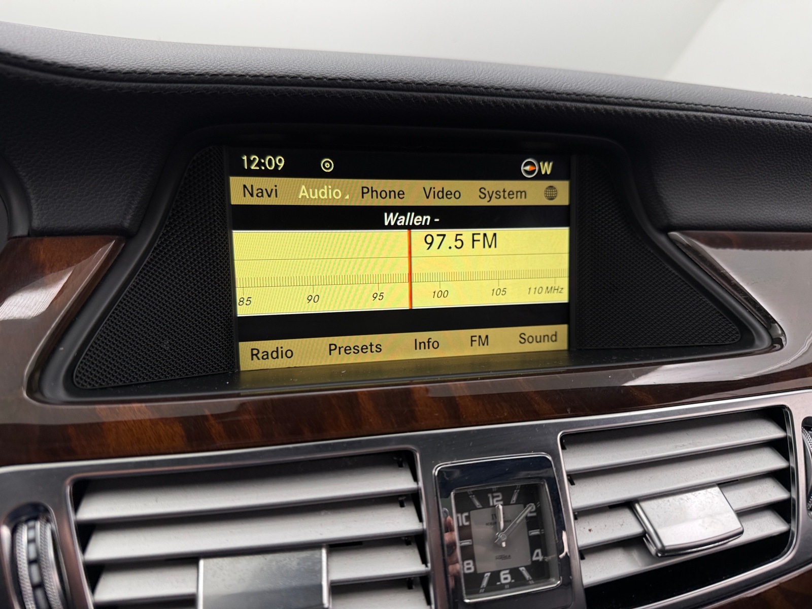 Thumbnail: 2012 Mercedes-Benz CLS - 3