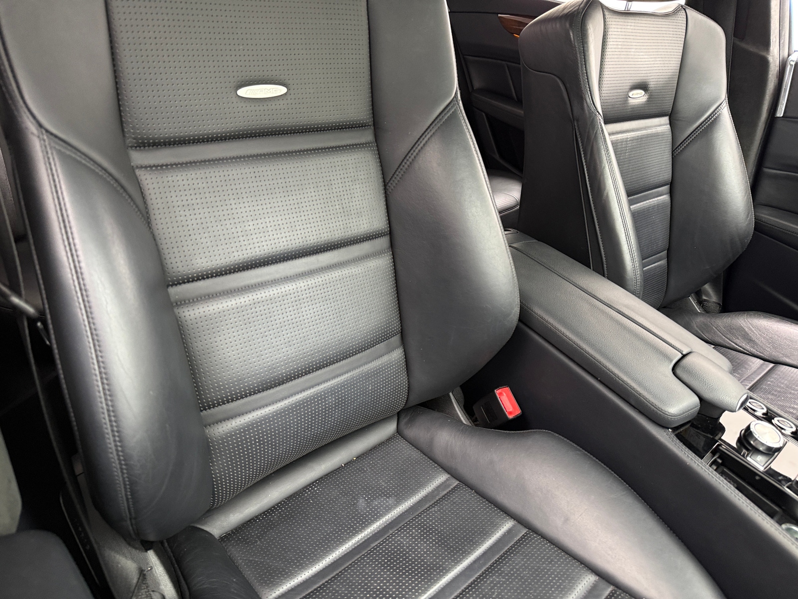 Thumbnail: 2012 Mercedes-Benz CLS - 2