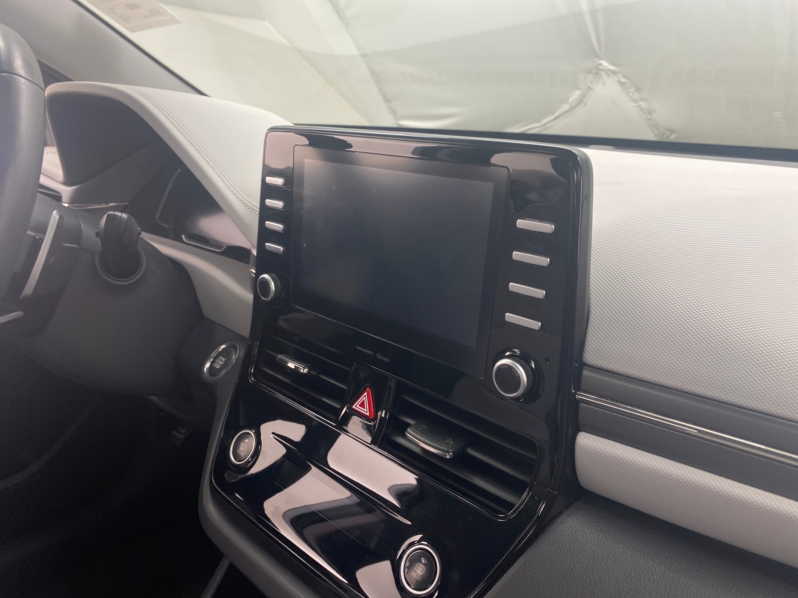 Thumbnail: 2020 Hyundai Ioniq - 4