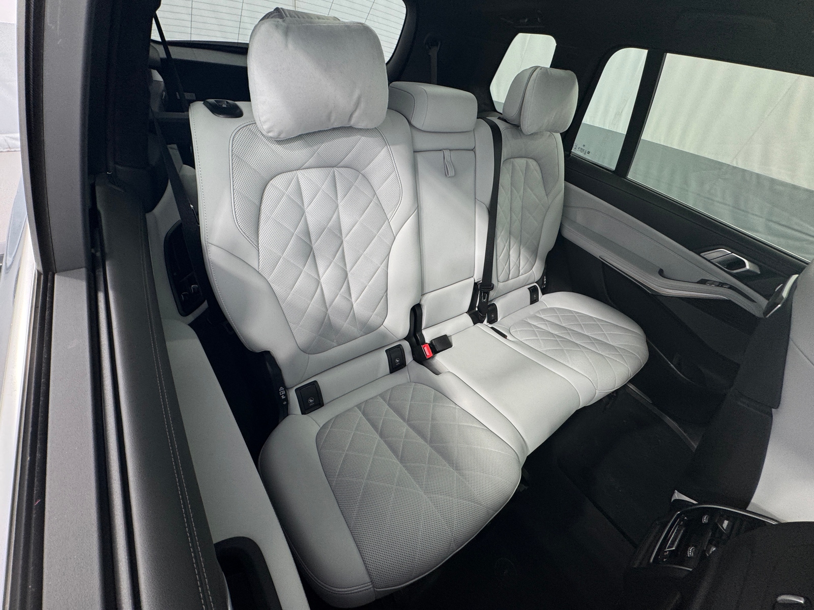 Thumbnail: 2023 BMW X7 - 6