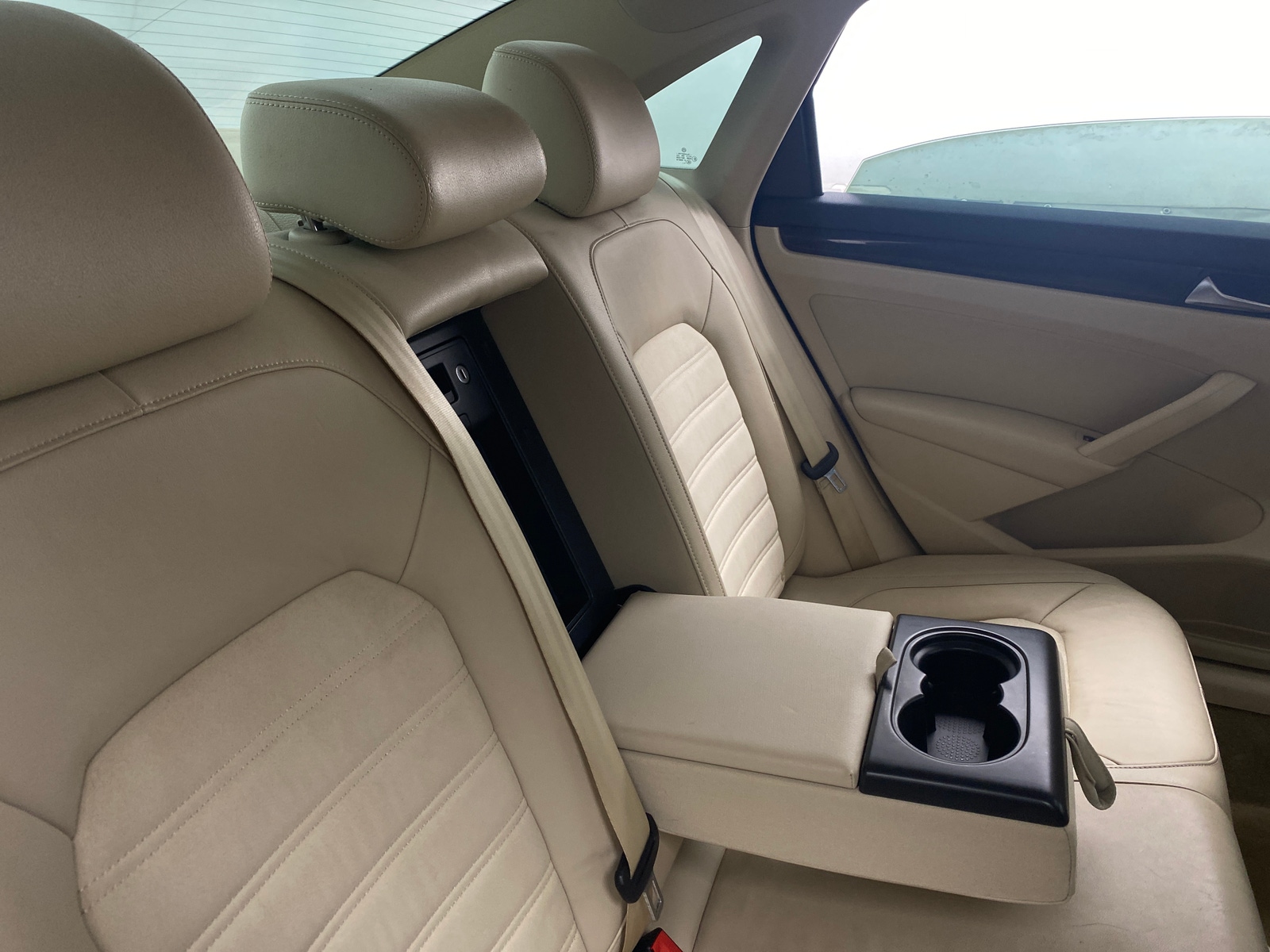 Thumbnail: 2015 Volkswagen Passat - 6