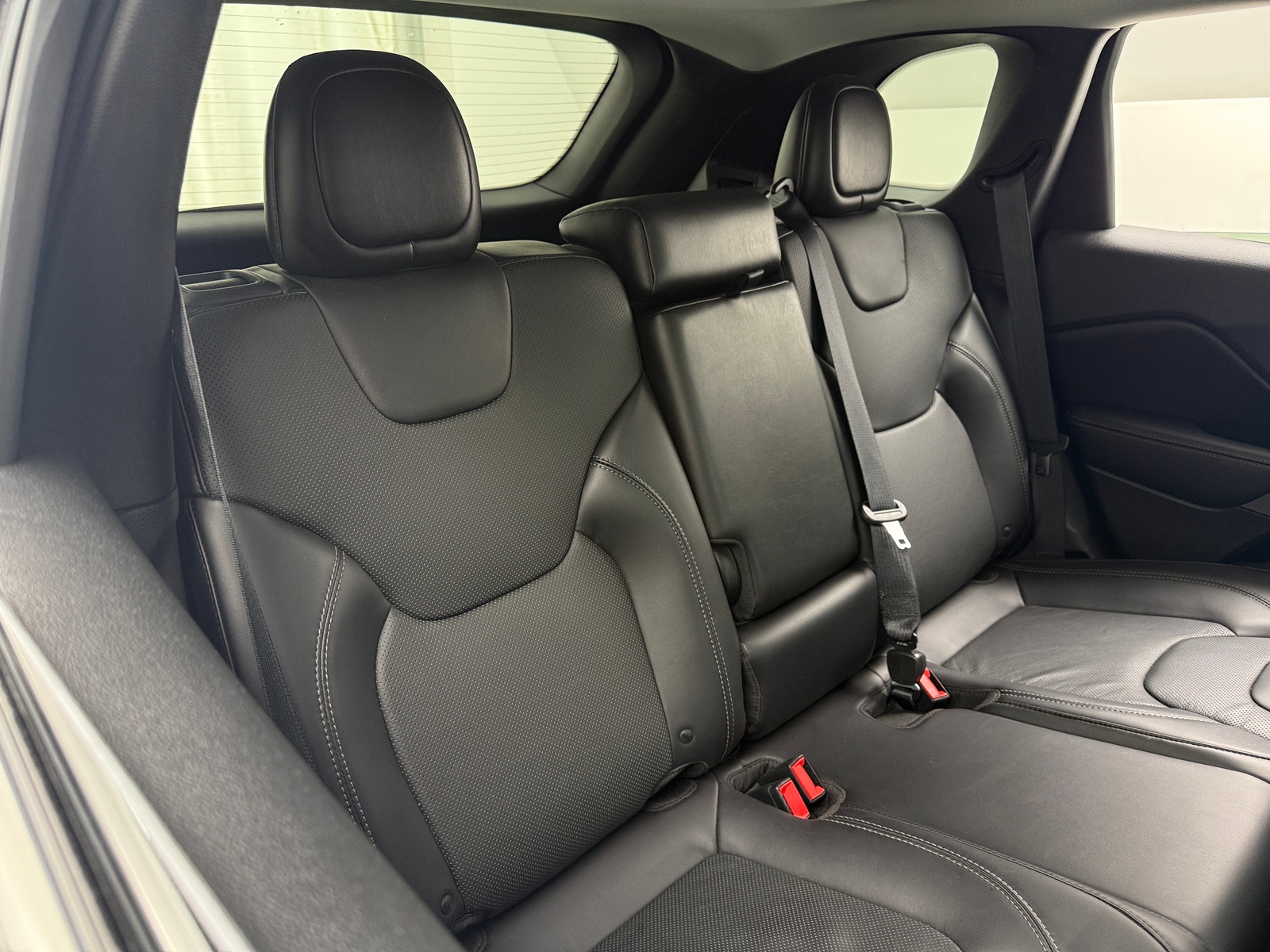 Thumbnail: 2019 Jeep Cherokee - 5