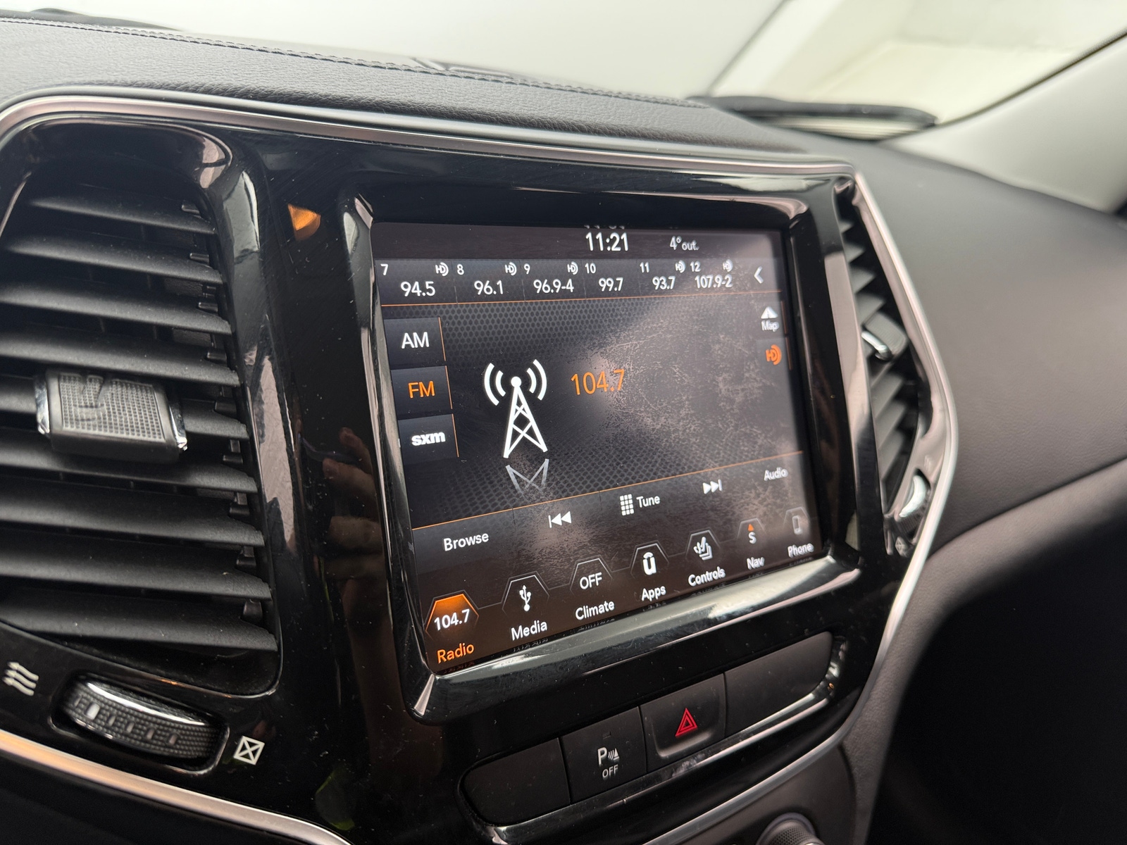 Thumbnail: 2019 Jeep Cherokee - 3