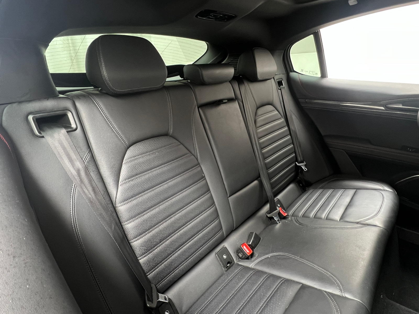 Thumbnail: 2023 Alfa Romeo Stelvio - 5