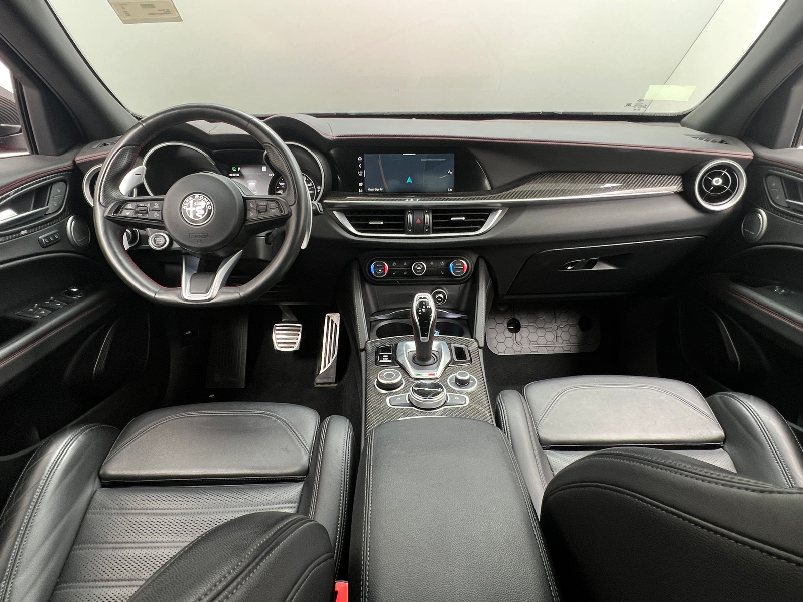 Thumbnail: 2023 Alfa Romeo Stelvio - 2