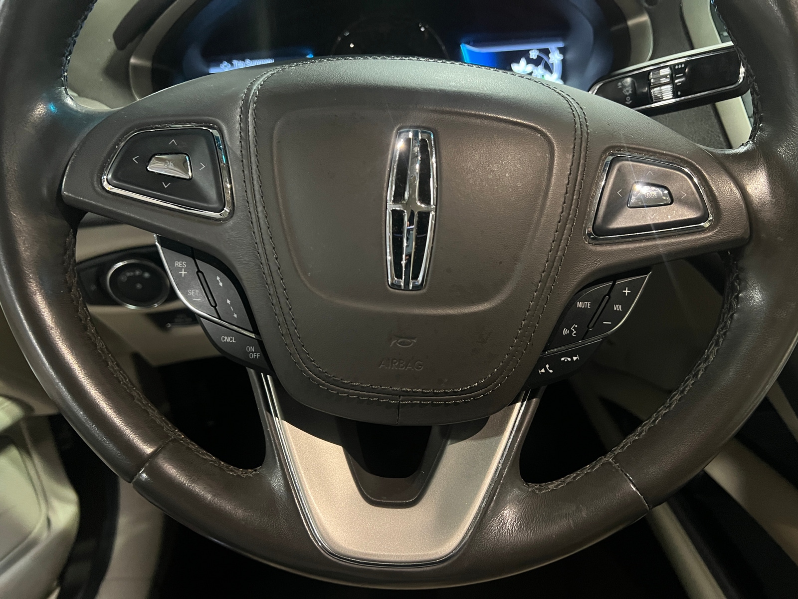 Thumbnail: 2019 Lincoln MKZ - 4