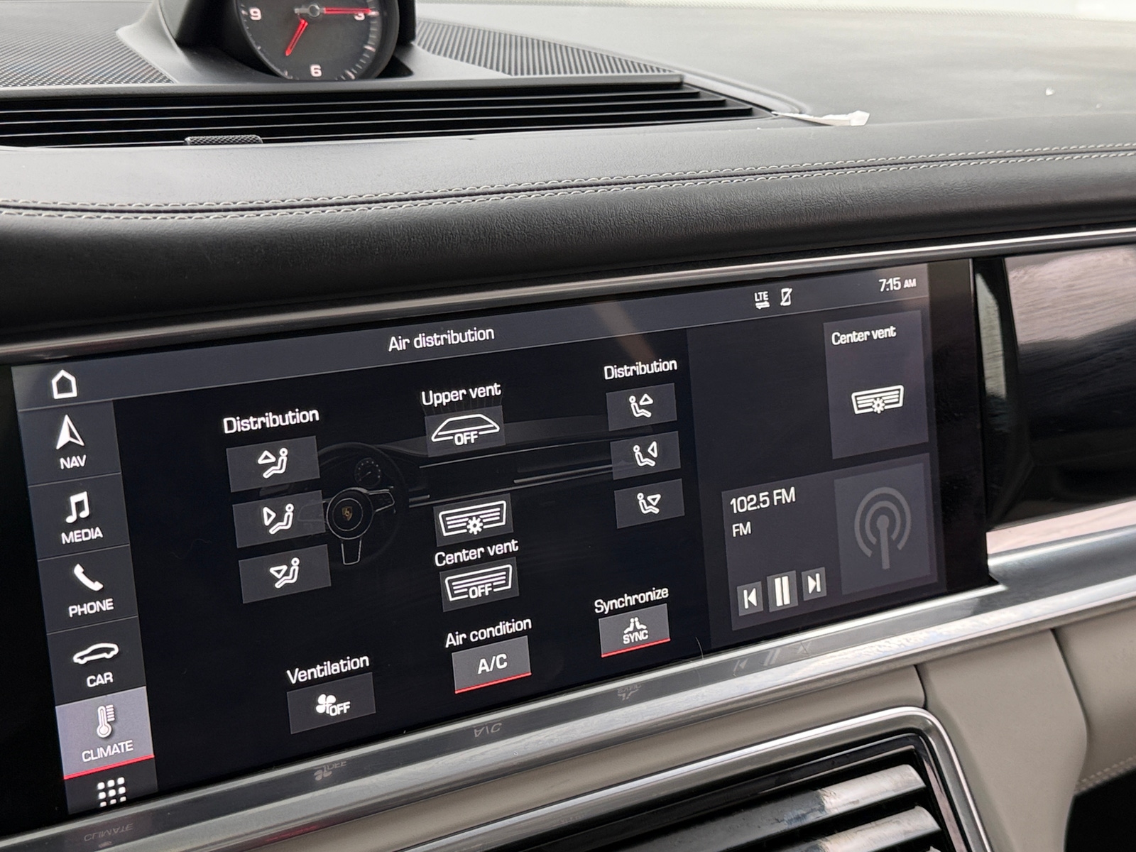 Thumbnail: 2019 Porsche Panamera - 3