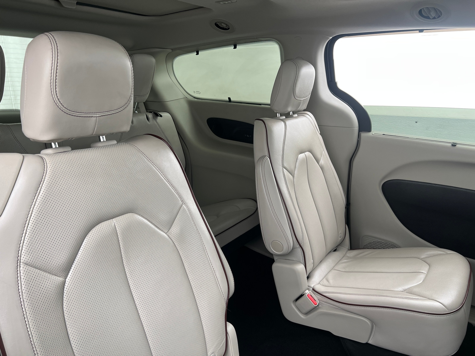 Thumbnail: 2019 Chrysler Pacifica - 5