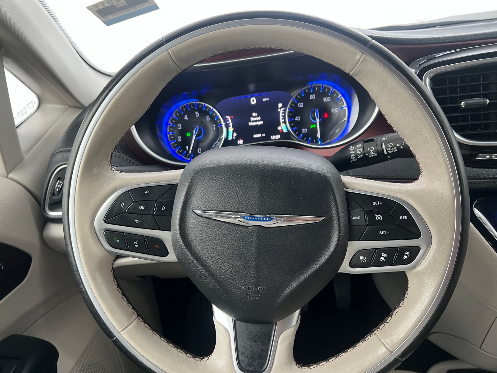 Thumbnail: 2019 Chrysler Pacifica - 4