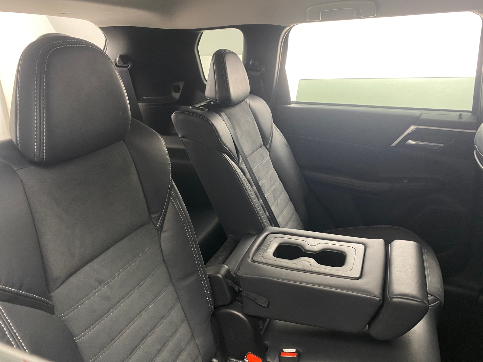 Thumbnail: 2022 Mitsubishi Outlander - 5