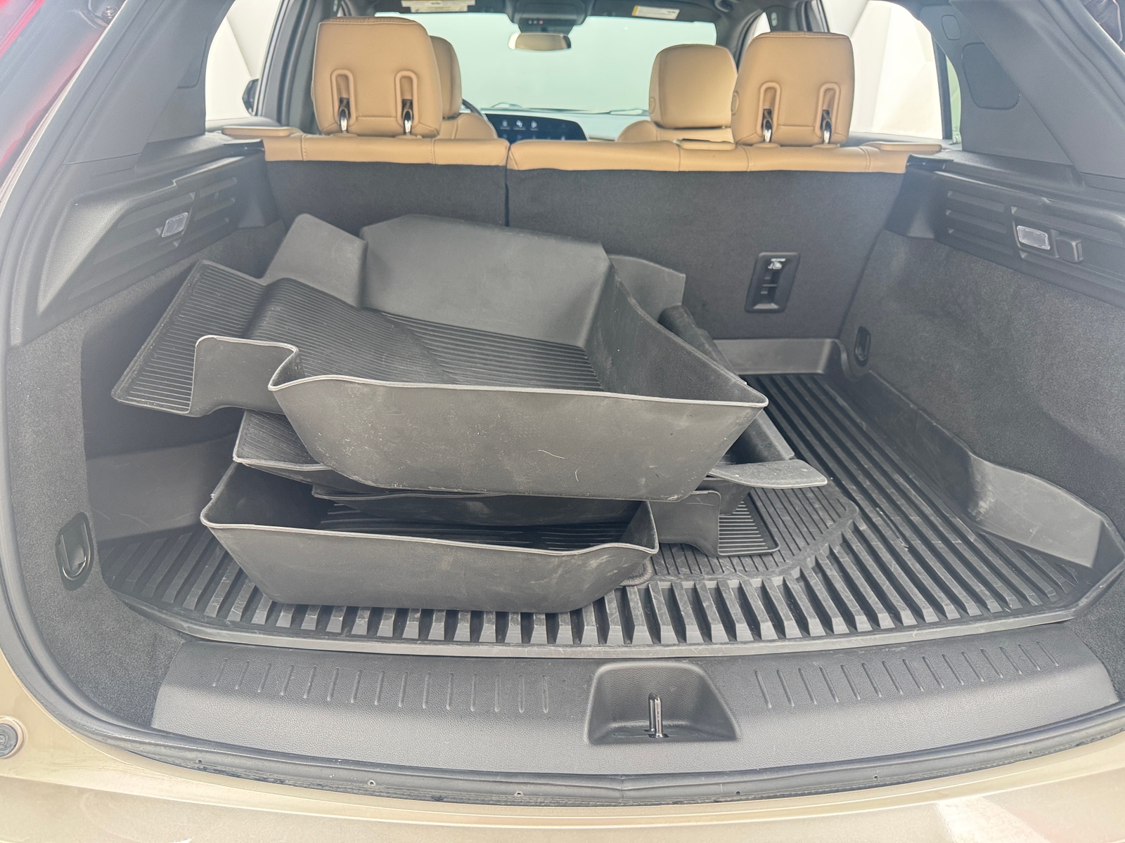 Thumbnail: 2024 Cadillac XT4 - 6