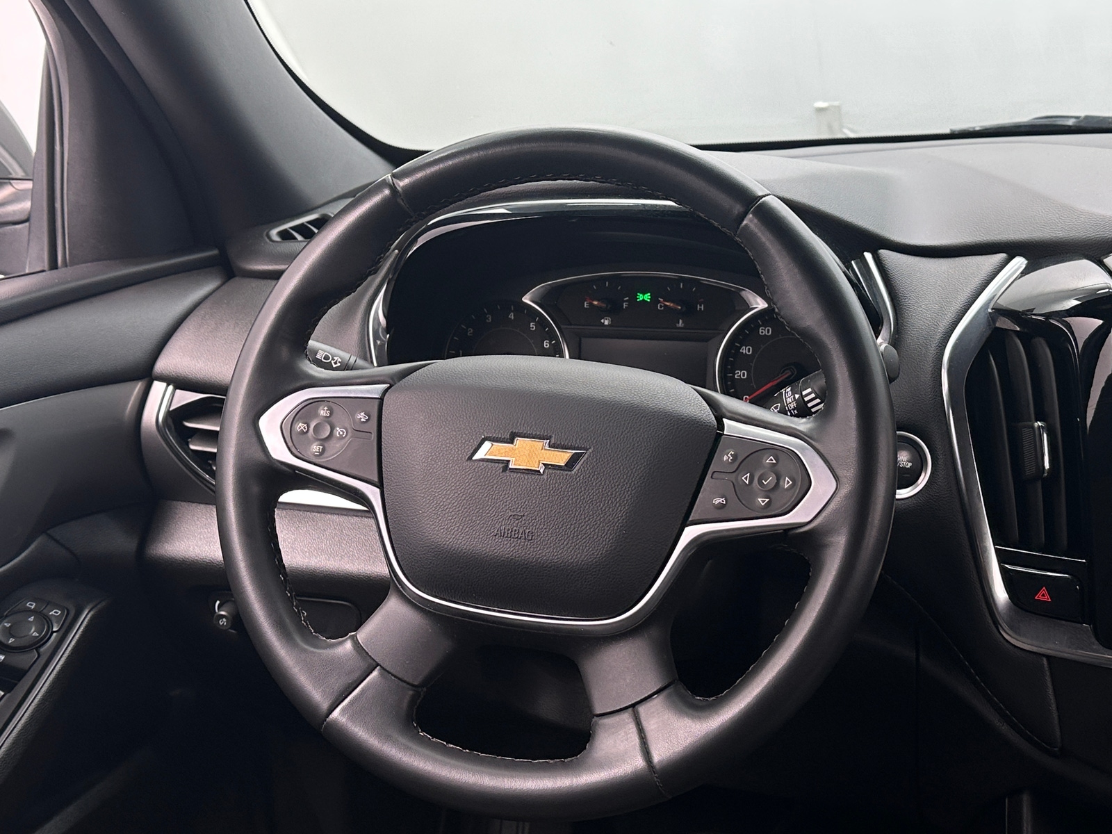 Thumbnail: 2023 Chevrolet Traverse - 5