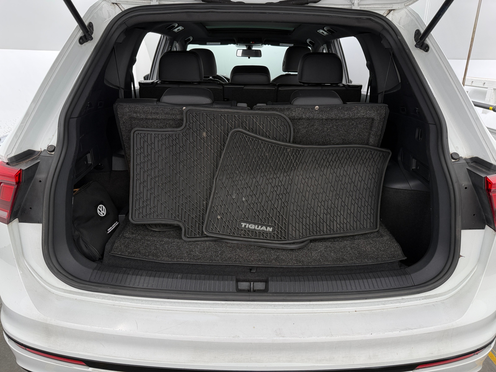 Thumbnail: 2021 Volkswagen Tiguan - 6