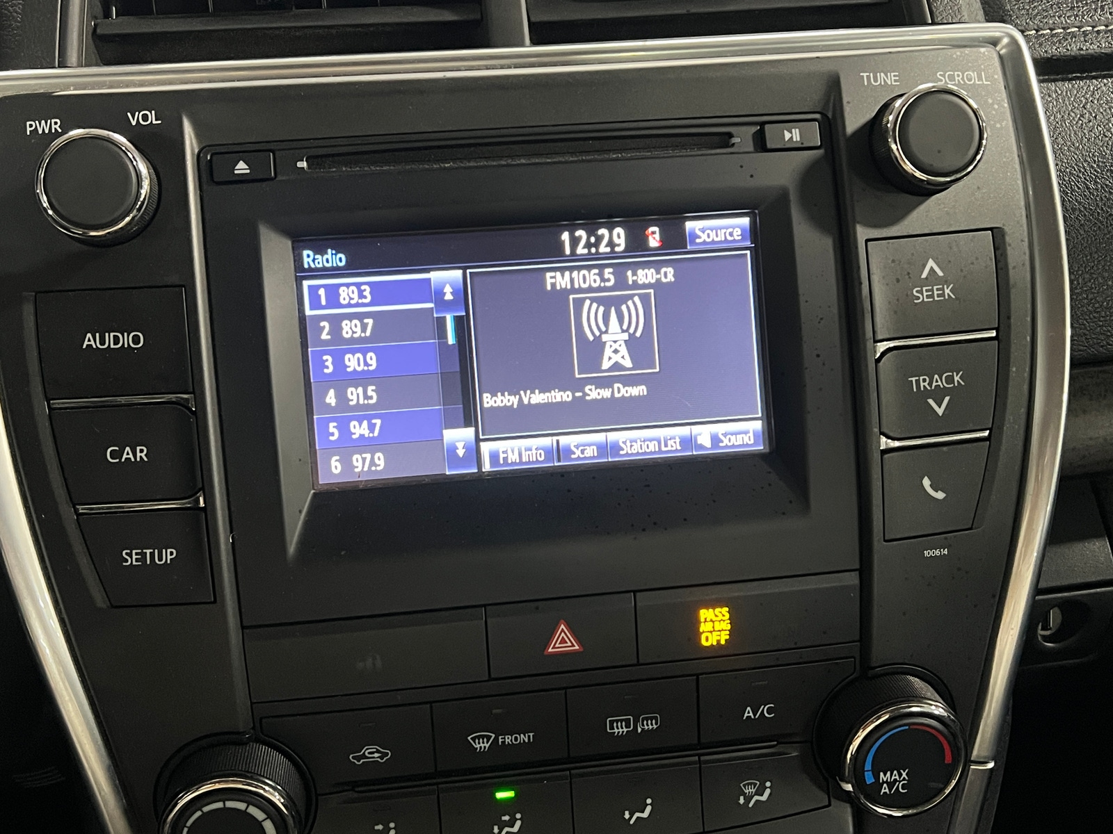 Thumbnail: 2017 Toyota Camry - 4