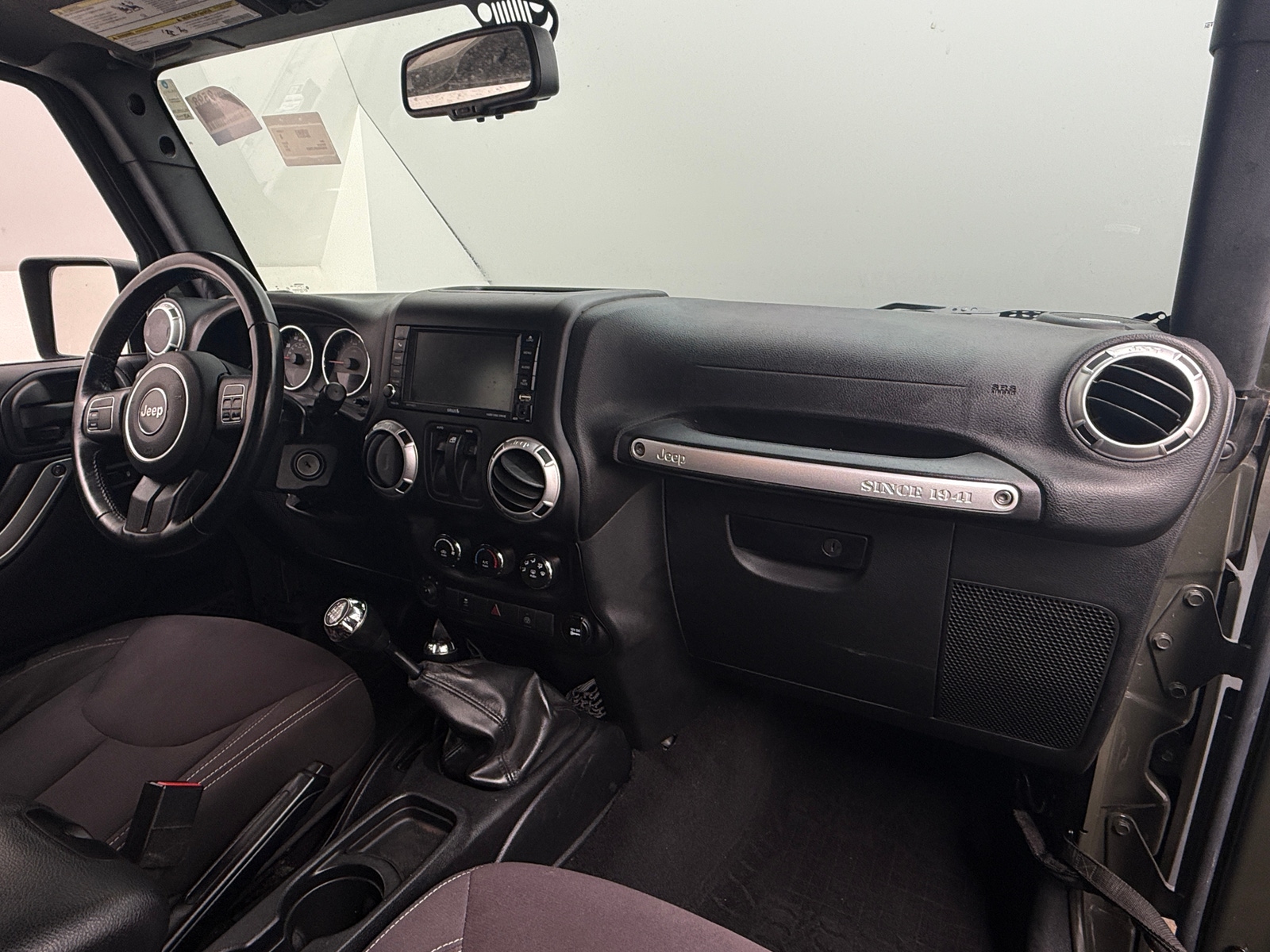 Thumbnail: 2015 Jeep Wrangler - 3