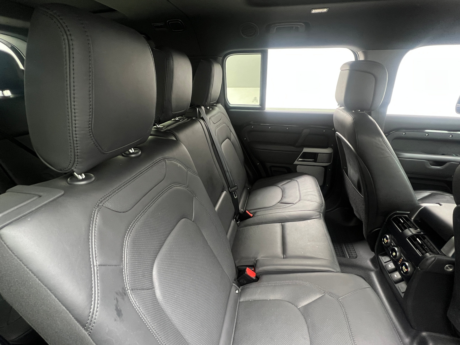 Thumbnail: 2024 Land Rover Defender - 5