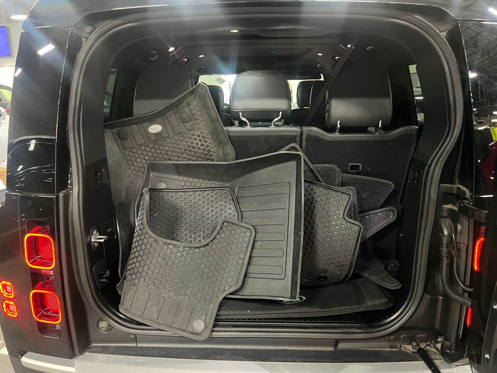 Thumbnail: 2024 Land Rover Defender - 6