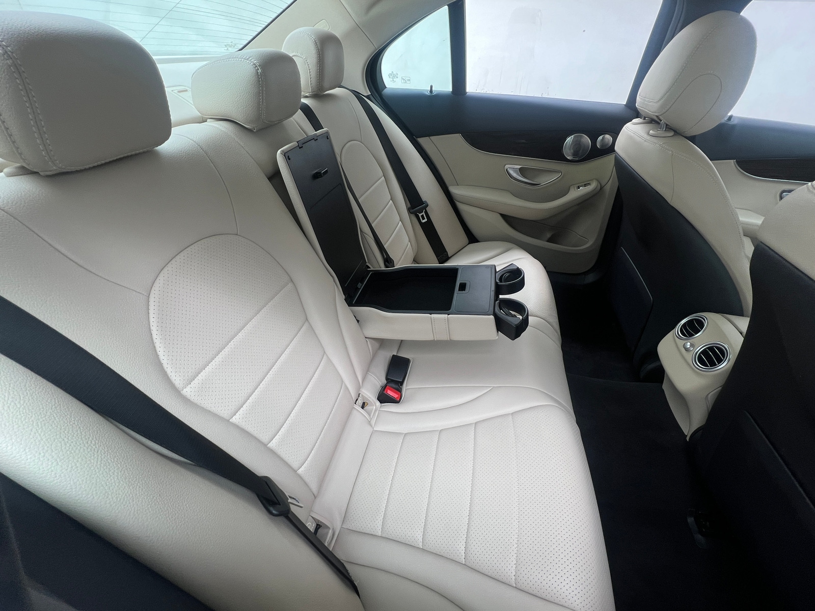 Thumbnail: 2016 Mercedes-Benz C-Class - 6