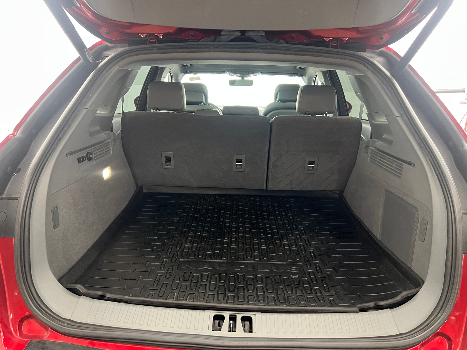 Thumbnail: 2020 Lincoln Nautilus - 6