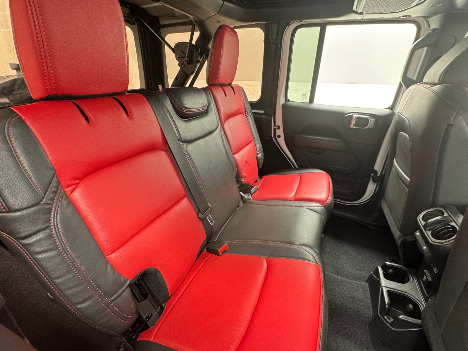 Thumbnail: 2019 Jeep Wrangler - 6