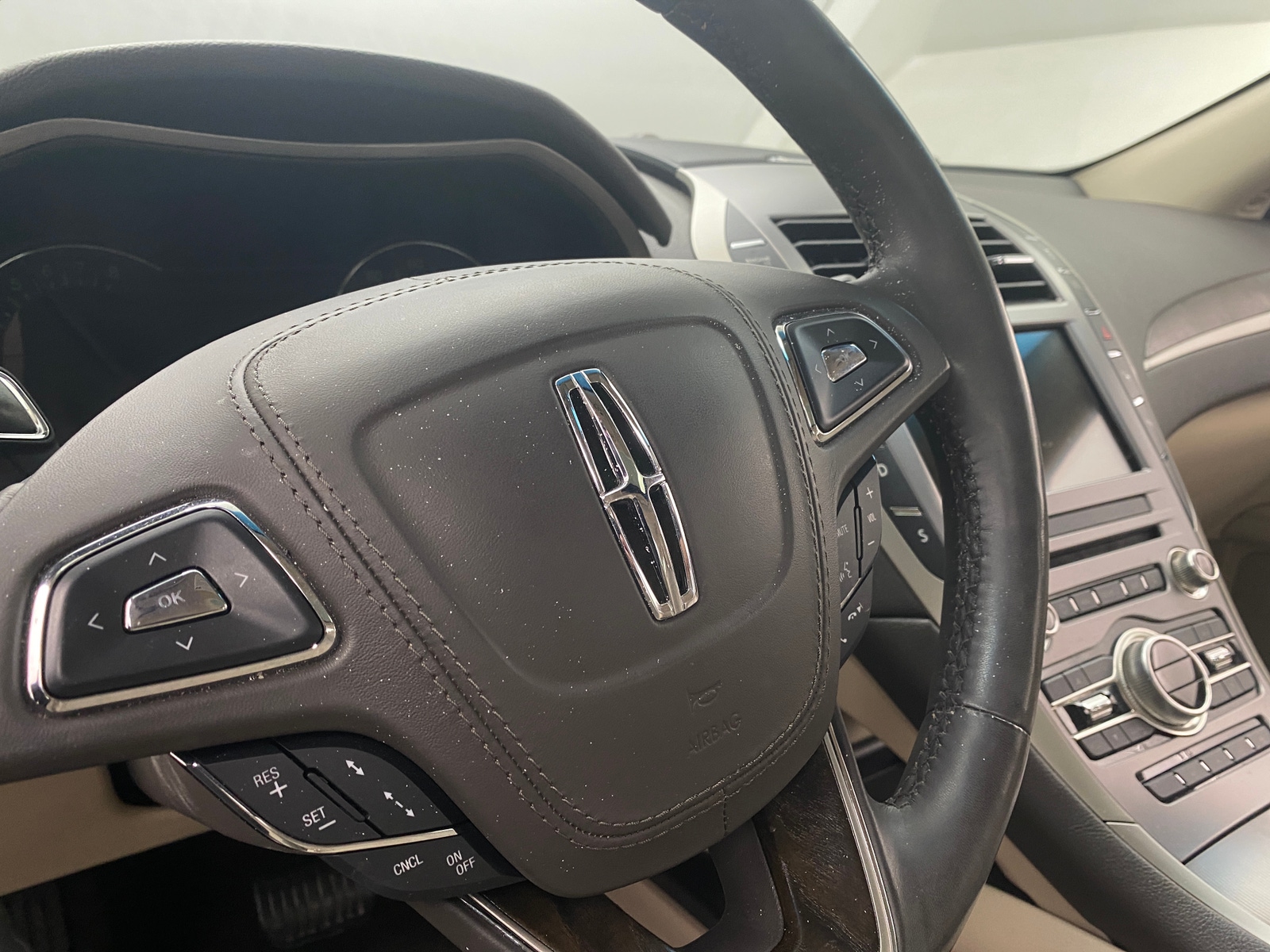 Thumbnail: 2019 Lincoln MKZ - 4