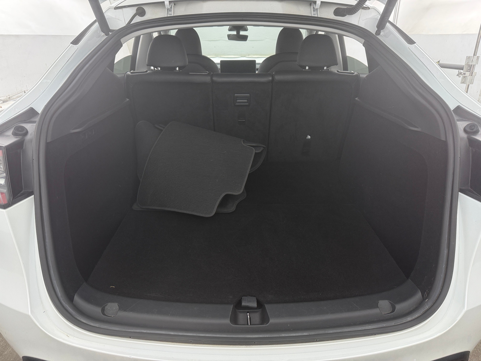 Thumbnail: 2023 Tesla Model Y - 6