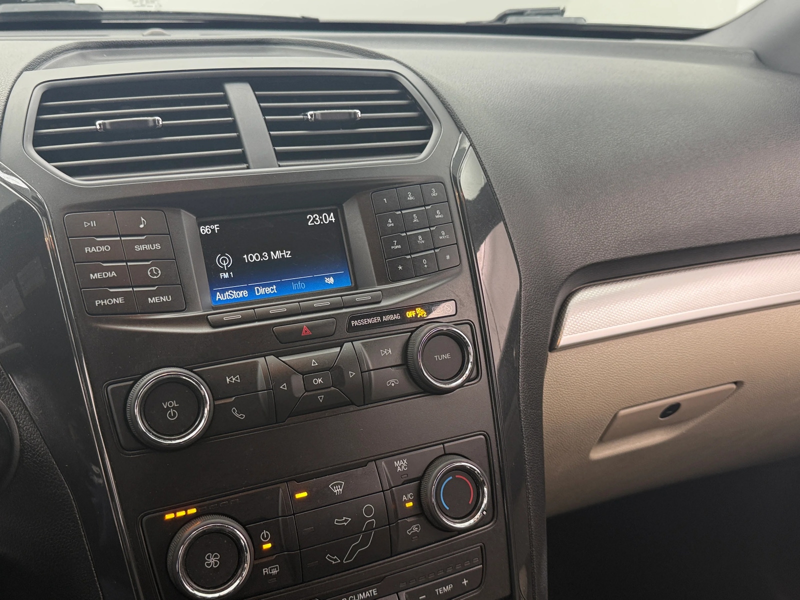 Thumbnail: 2018 Ford Explorer - 4