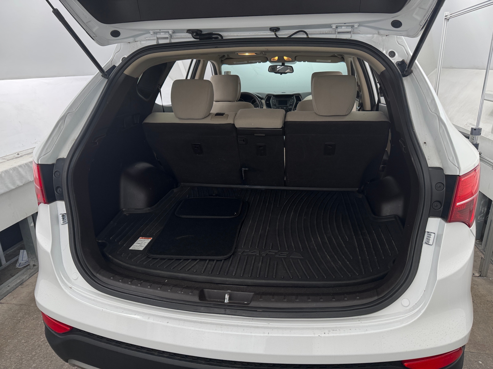 Thumbnail: 2016 Hyundai Santa Fe - 7