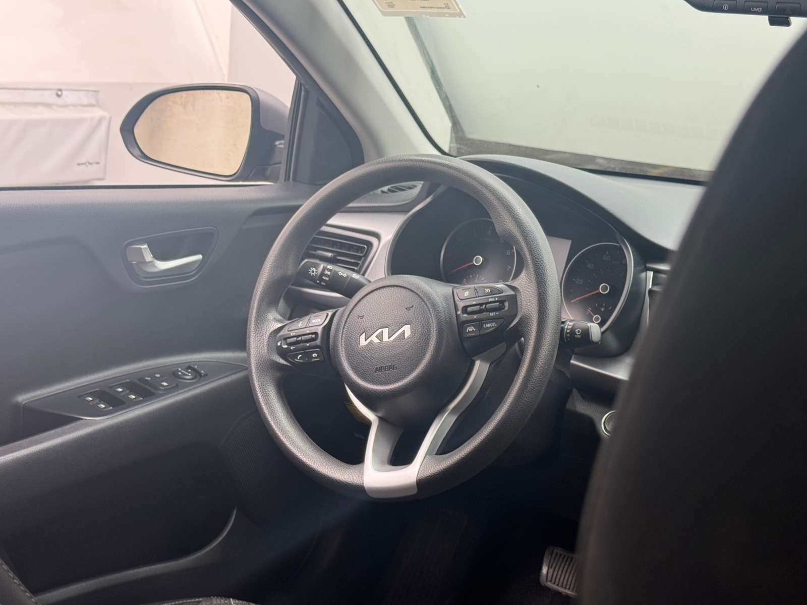 Thumbnail: 2023 Kia Rio - 5