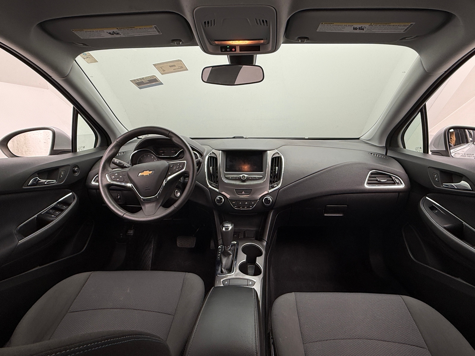 Thumbnail: 2019 Chevrolet Cruze - 3