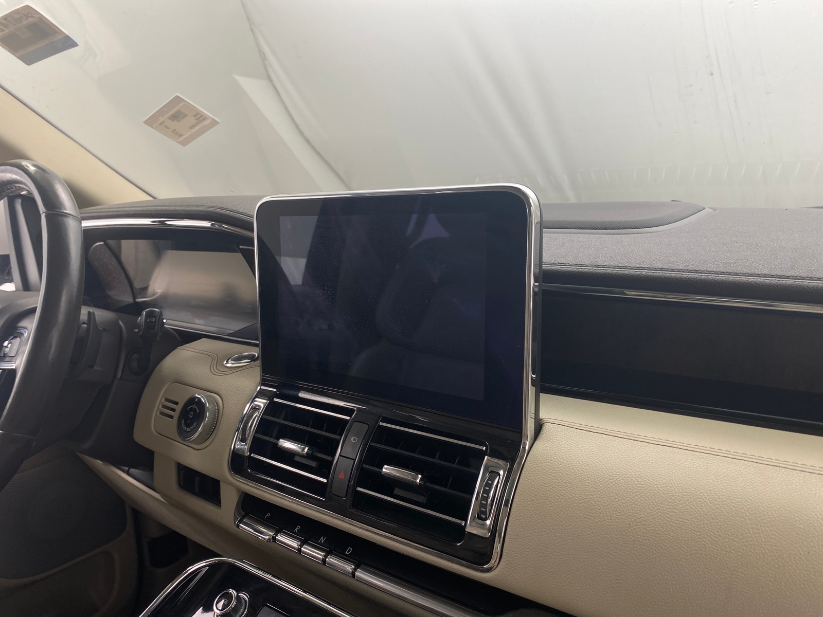 Thumbnail: 2020 Lincoln Navigator - 3