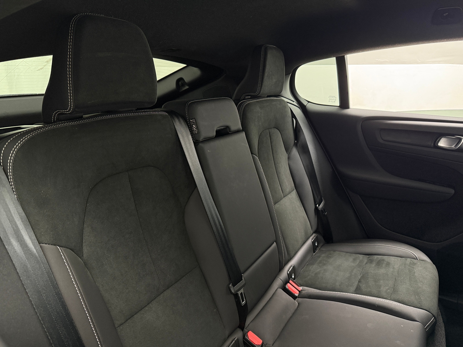 Thumbnail: 2024 Volvo C40 - 6