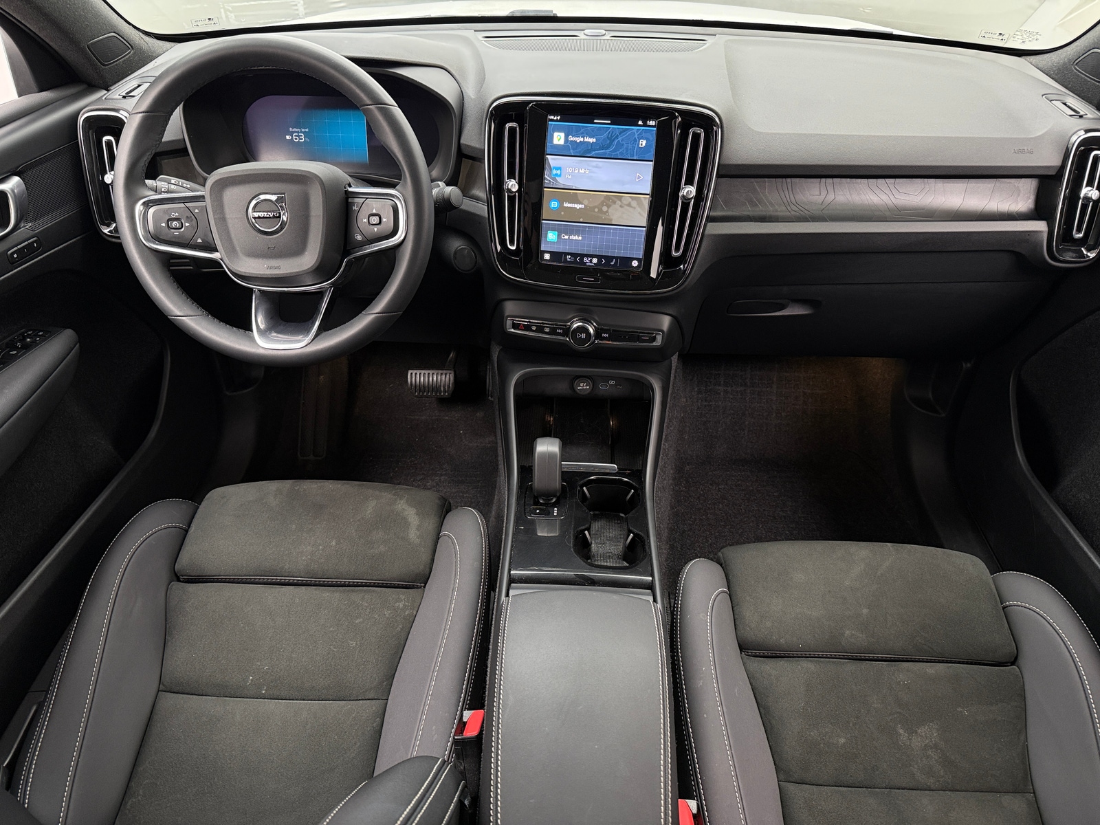 Thumbnail: 2024 Volvo C40 - 3