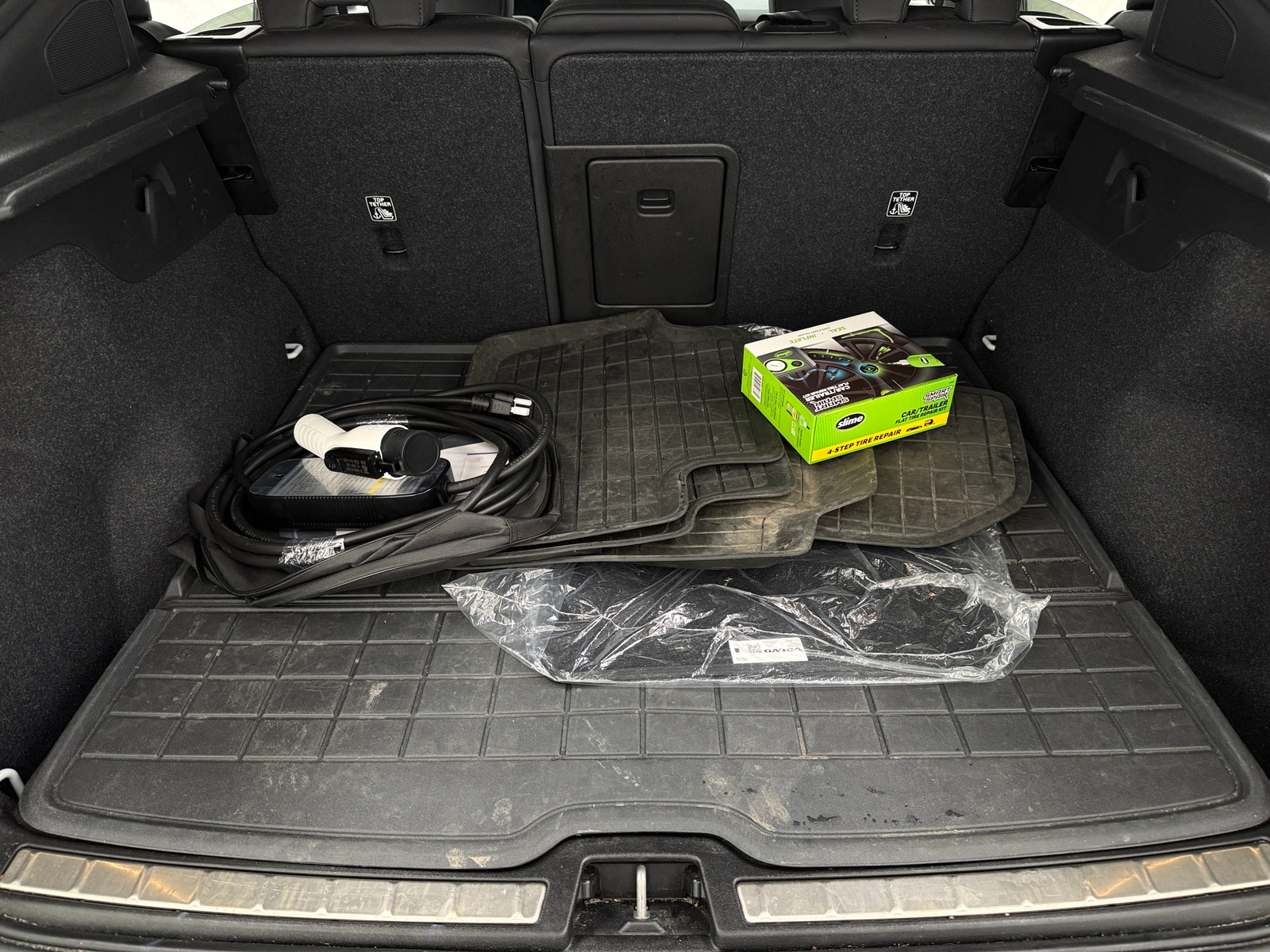 Thumbnail: 2024 Volvo C40 - 7