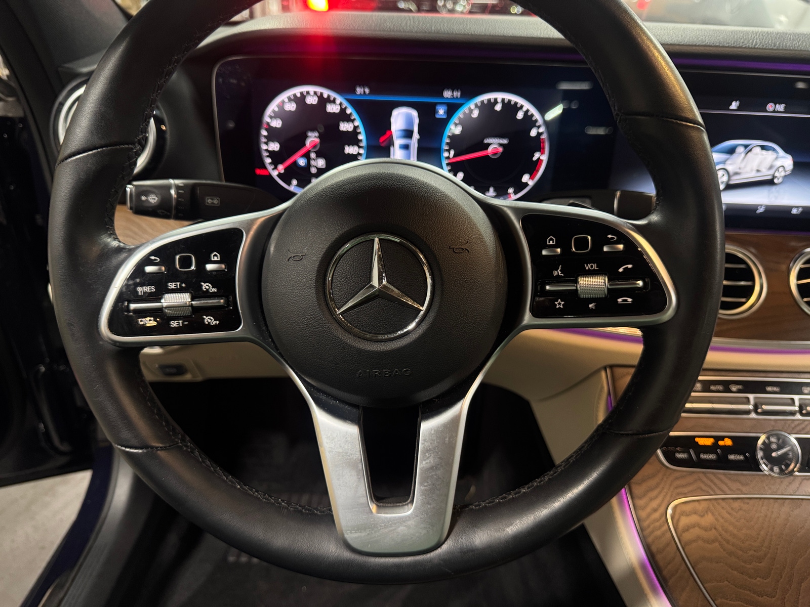 Thumbnail: 2020 Mercedes-Benz E-Class - 4
