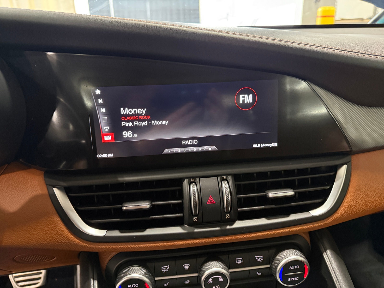 Thumbnail: 2019 Alfa Romeo Giulia - 3