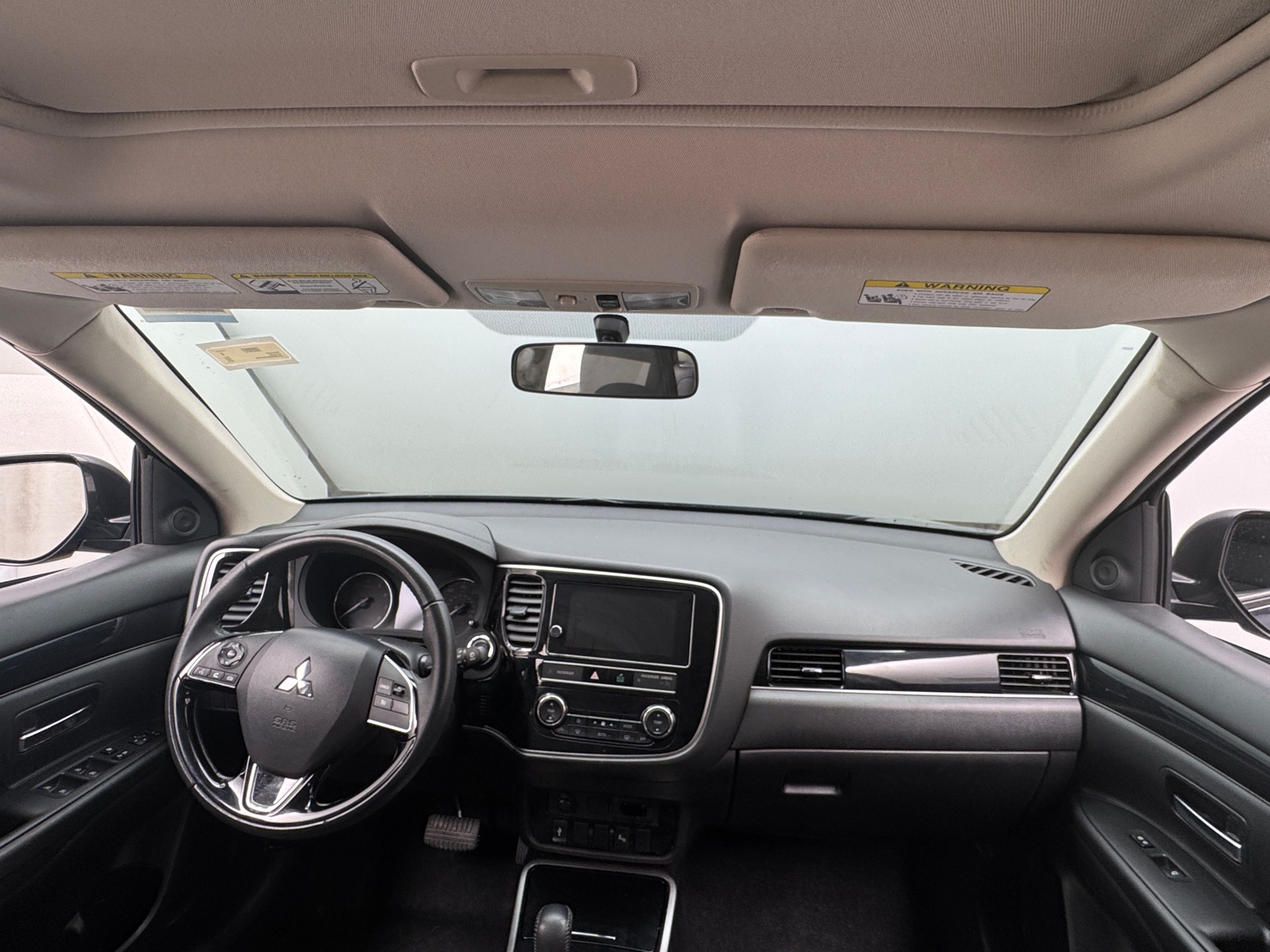 Thumbnail: 2019 Mitsubishi Outlander - 3