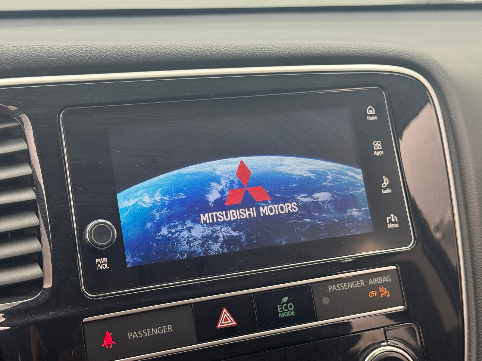 Thumbnail: 2019 Mitsubishi Outlander - 4
