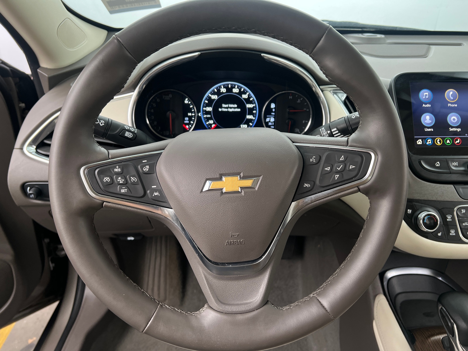 Thumbnail: 2024 Chevrolet Malibu - 4