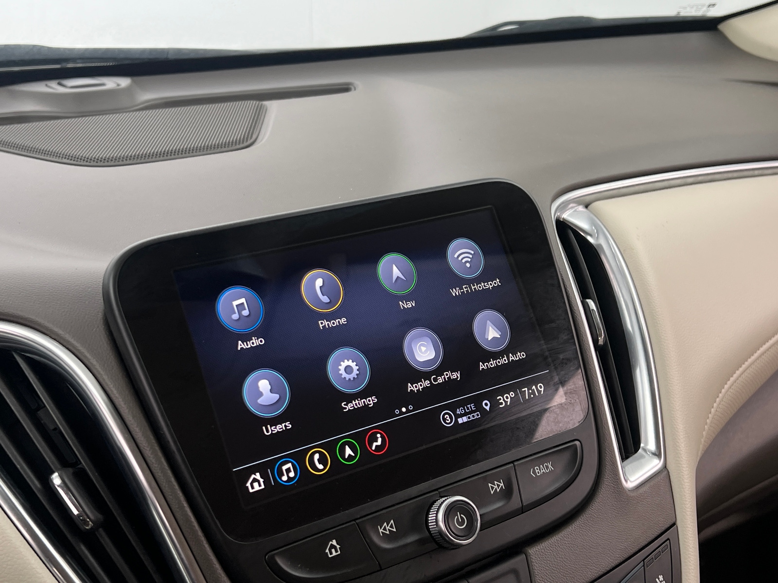 Thumbnail: 2024 Chevrolet Malibu - 3