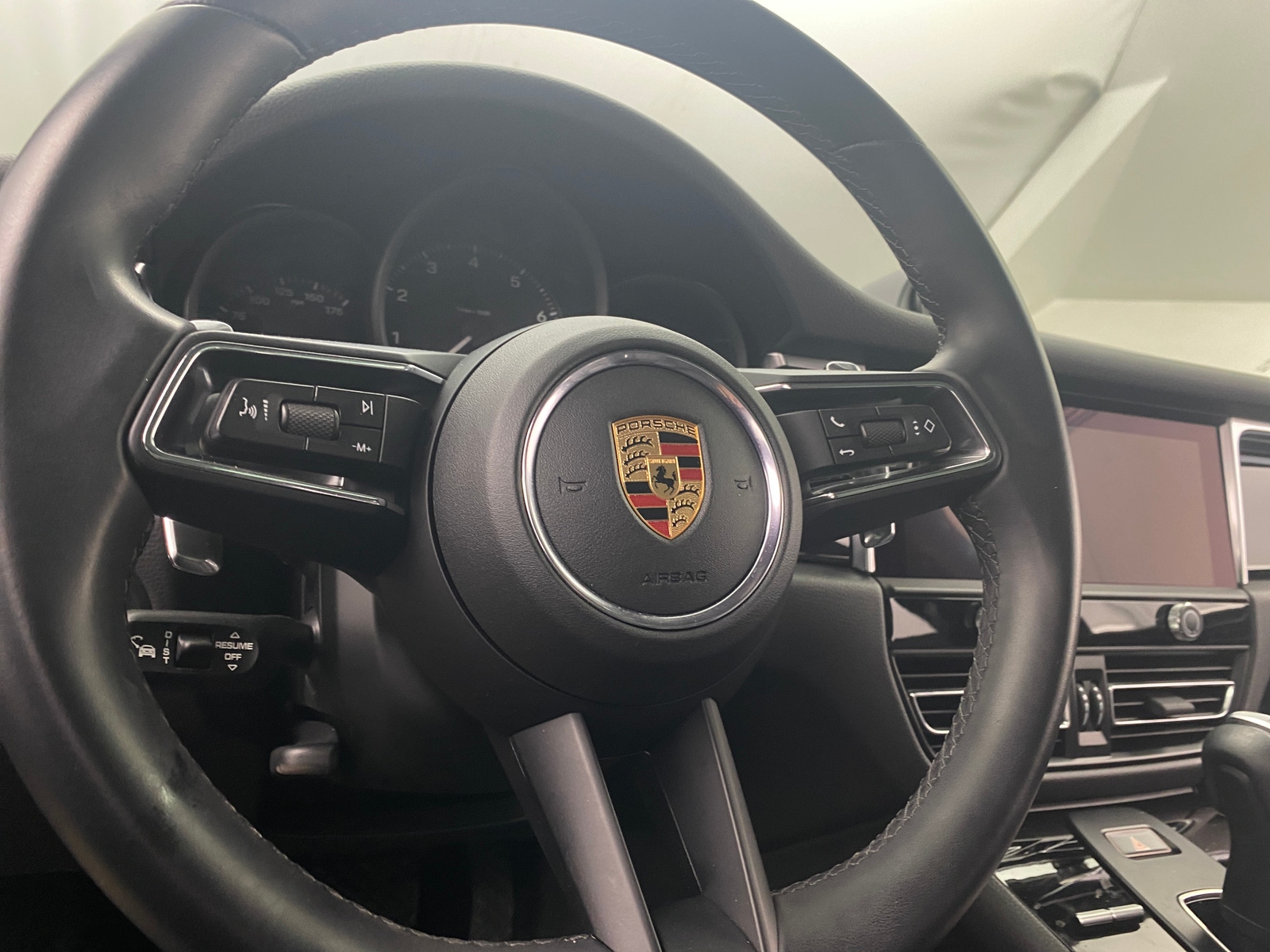 Thumbnail: 2024 Porsche Macan - 4