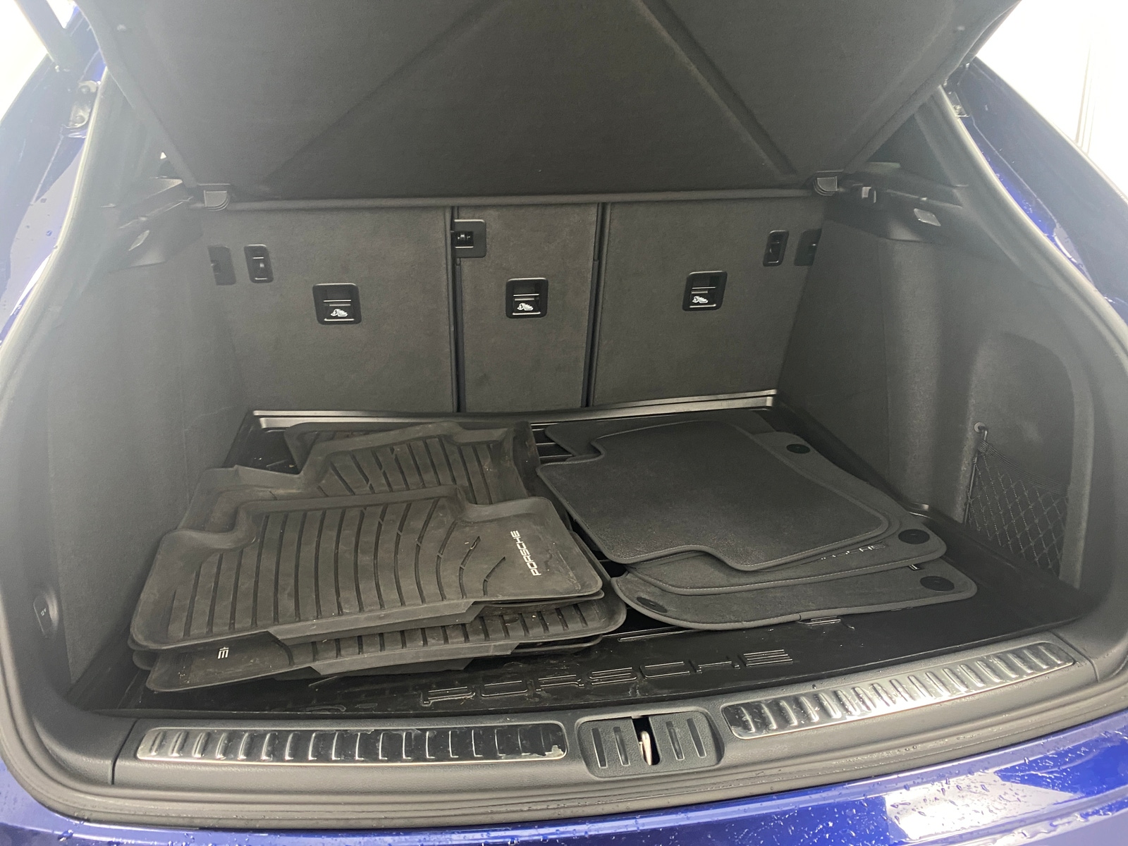 Thumbnail: 2024 Porsche Macan - 6